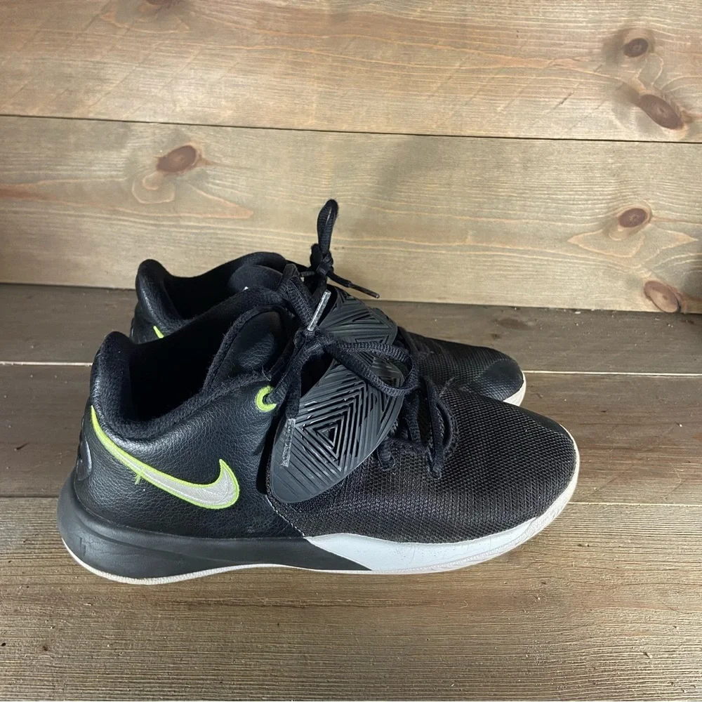 Nike flytrap 3 kids youth size 4.5 shoes black athletic basketball sneakers